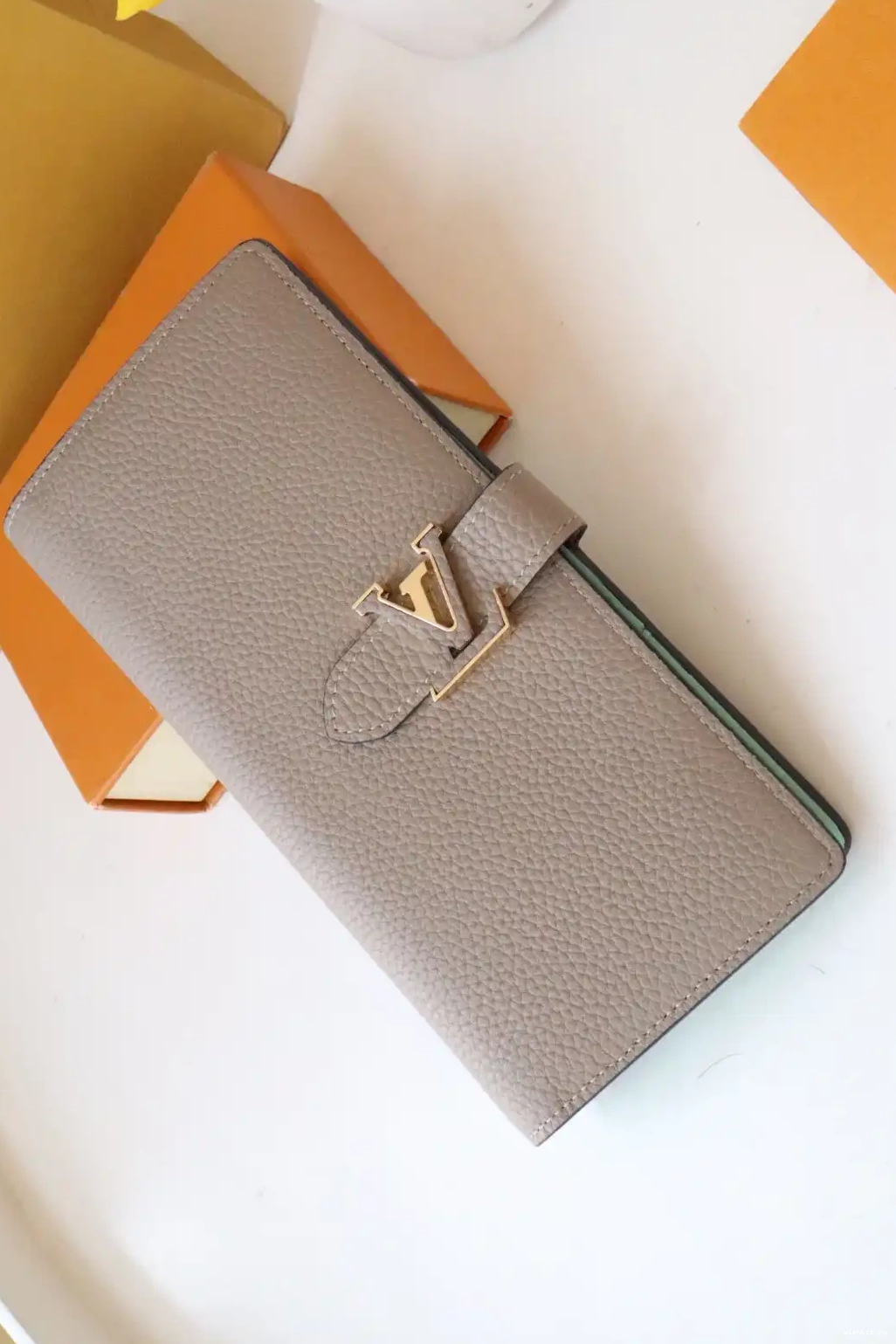 WIS LOUIS VERTICAL VUITTON WALLET 0603